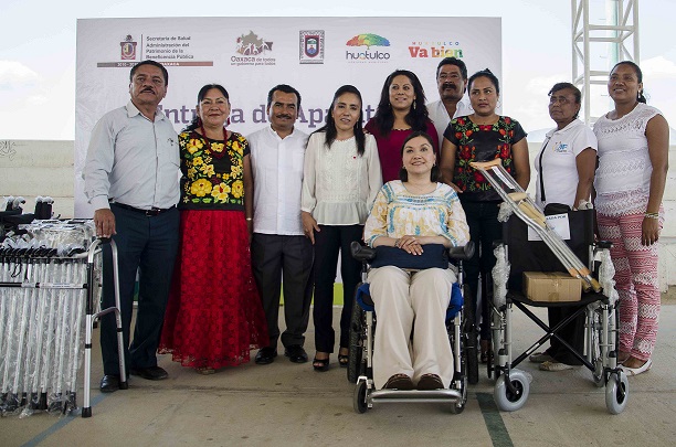 Huatulco, sede regional de la entrega de equipos de rehabilitación