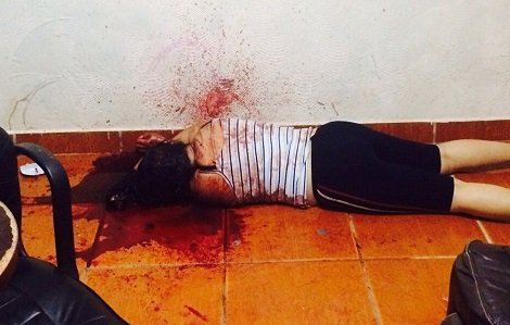 hija encuentra a su madre muerta