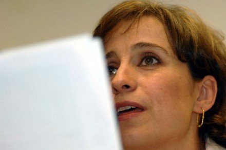 Aristegui la censura y el despido, por presión de Los Pinos