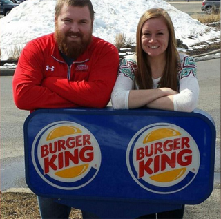 Burger King pagará la boda de una joven pareja de EE UU, Joel Burger y Ashley King