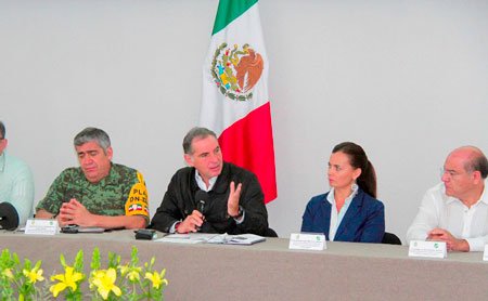 Gabino-Gobernador---Reunioìn-con-el-Consejo-Estatal-de-Proteccioìn-Civil-(9)