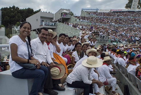 Espectacular presentación de la Delegación Cultural de Santa María Huatulco en la Guelaguetza 2015