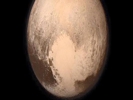 Nave de la NASA hizo nuevos descubrimientos en Plutón