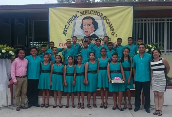 PRIMARIA MELCHOR OCAMPO EGRESA A 22 AGENTES DE CAMBIO EN LA COSTA
