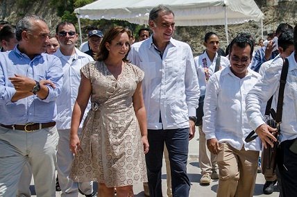 Anuncia Darío Pacheco inversión de 52 mdp para la segunda etapa de pavimentación del acceso a Huatulco