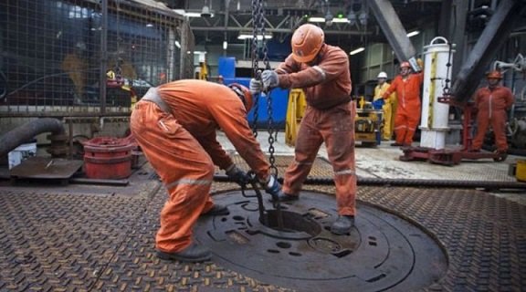 Arrastra Pemex a contratistas