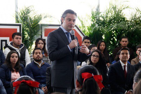 Convocará CNTE a un debate público al titular de la SEP