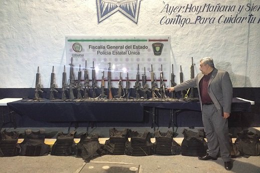 La FGE decomisó un arsenal y equipo táctico en municipio de Praxedis G. Guerrero