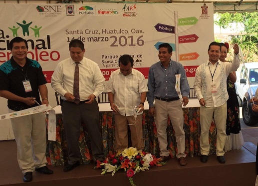 EXITOSA LA 4A. FERIA NAL. DE EMPLEO EN HUATULCO