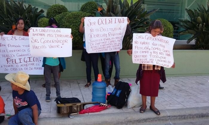 Expulsan a evangélicos de su comunidad