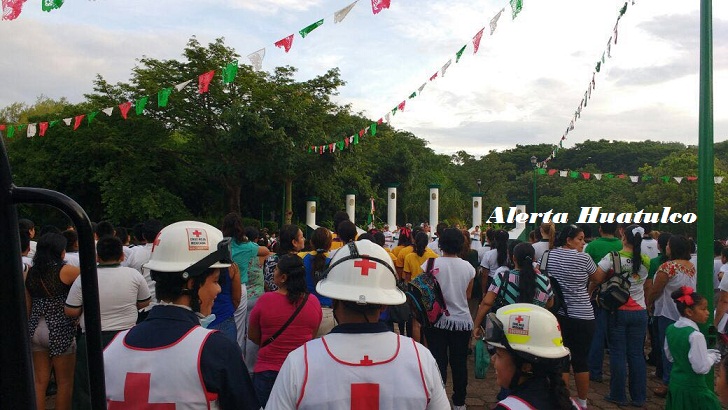 desfile-16-de-septiembre-santa-cruz-huatulco-03
