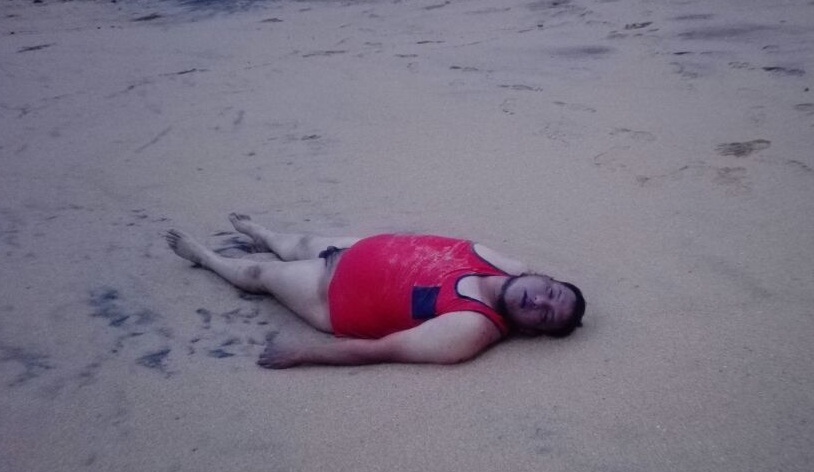 Encuentra cuerpo de una persona en la playa de Tonameca