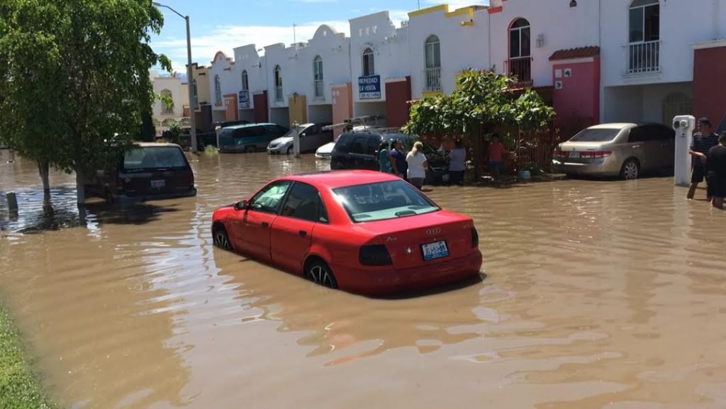 al-menos-200-viviendas-terminaron-inundadas-en-cinco-fraccionamientos-de-la-zona-valles-en-tlajomulco-de-zuniga-jalisco2