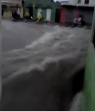 Inundaciones en República Dominicana resultado del huracán Matthew