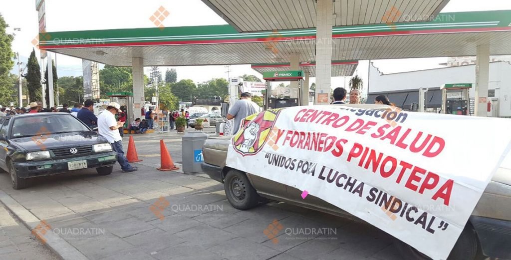 toman-trabajadores-de-salud-gasolinera-y-oficinas-de-gobierno