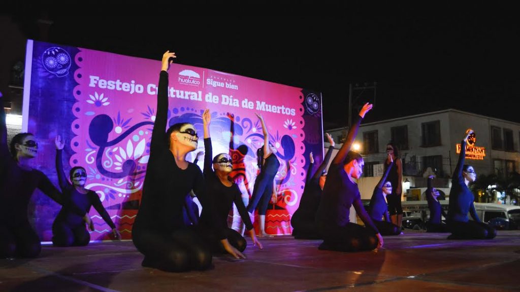 huatulco-celebra-con-exito-festival-de-dia-de-muertos-2016