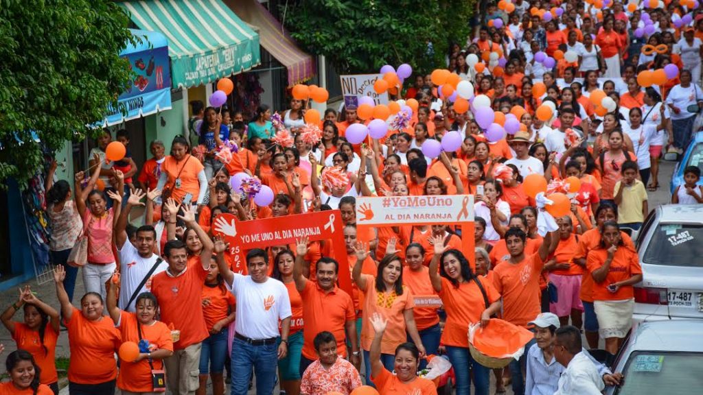 mas-de-mil-en-la-caminata-por-el-dia-internacional-de-la-no-violencia-contra-la-mujer