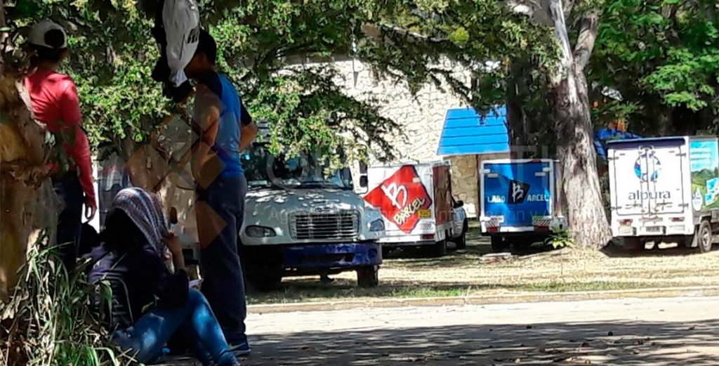 reanudan-normalistas-actos-vandalicos-contra-empresas-privadas-en-oaxaca