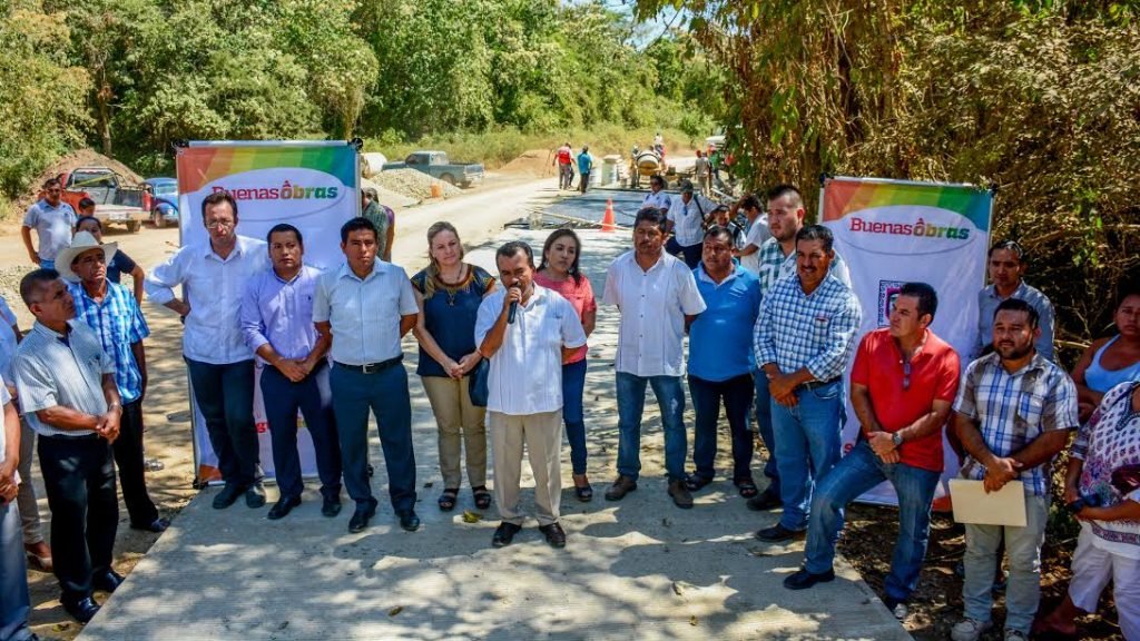 supervisa-dario-pacheco-historica-obra-de-pavimentacion-en-bajos-del-arenal