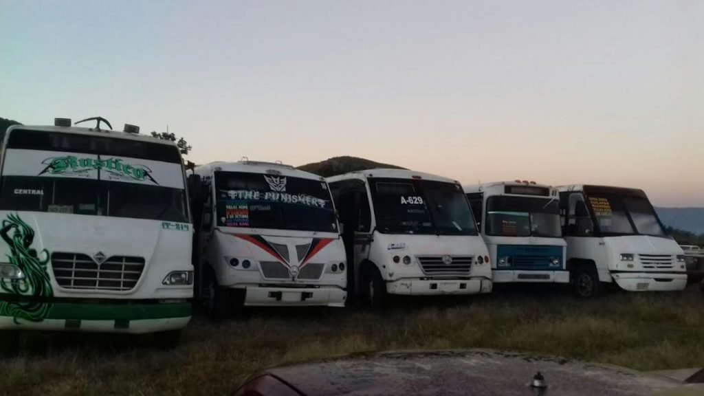 tras-operativo-vial-asegura-sspo-35-unidades-de-motor-del-servicio-publico-en-santa-cruz-xoxocotlan2