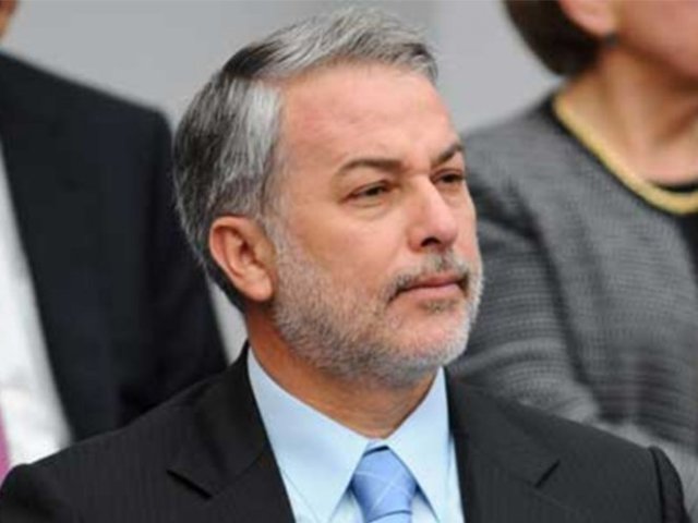 tambien-esta-en-la-mira-emilio-gonzalez