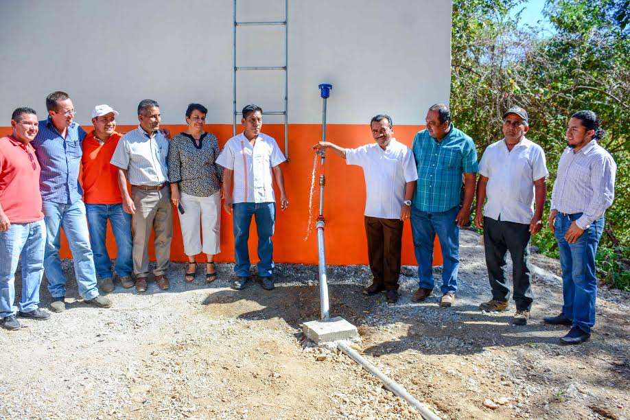 Inaugura Darío Pacheco magnas obras en Barrio Paso Ancho, San José Cuajinicuil y Barrio Río Laje