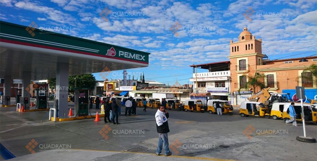 bloquean-transportistas-gasolineras-en-el-valle-de-oaxaca