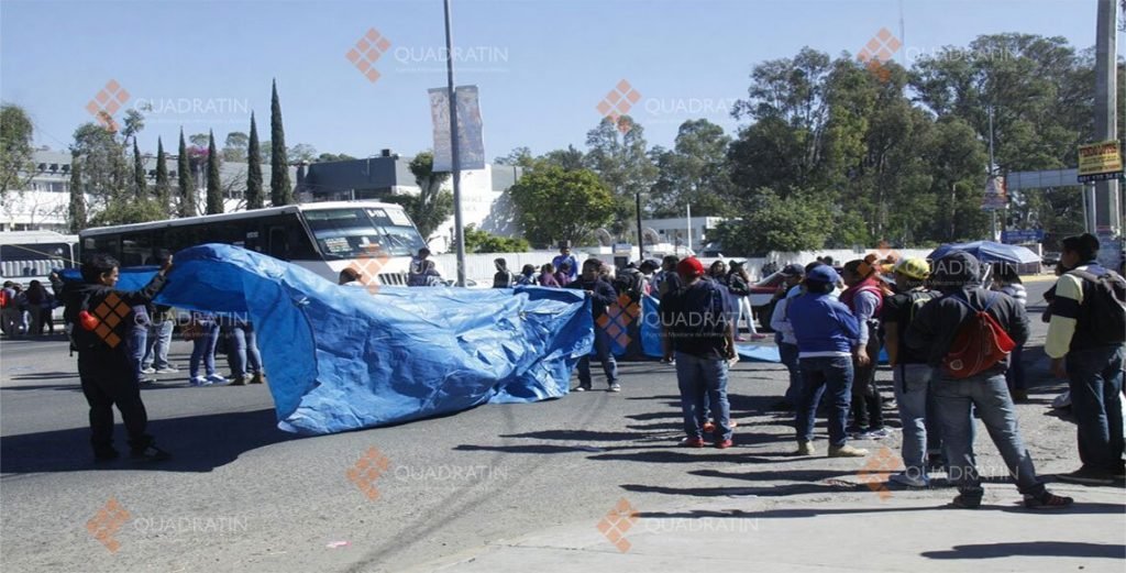 Reanudan normalistas bloqueo en la ciudad de Oaxaca