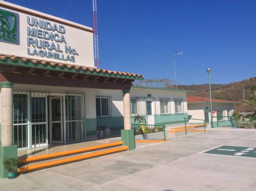 diputado local por Pinotepa Nacional, Carlos Ramos Aragón, gestionó ante el delegado federal del Instituto Mexicano del Seguro Social,