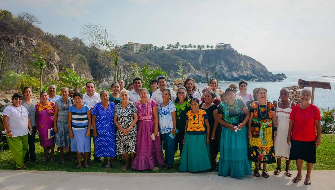 Gobierno de Huatulco da bienvenida a capacitación de Parteras Tradicionales.