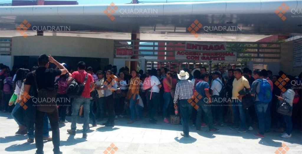 Integrantes de la CNTE toman accesos a Ciudad Administrativa en Oaxaca