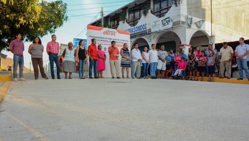 Edil de Huatulco inaugura calle Juan de La Barrera, en Cabecera Municipal1