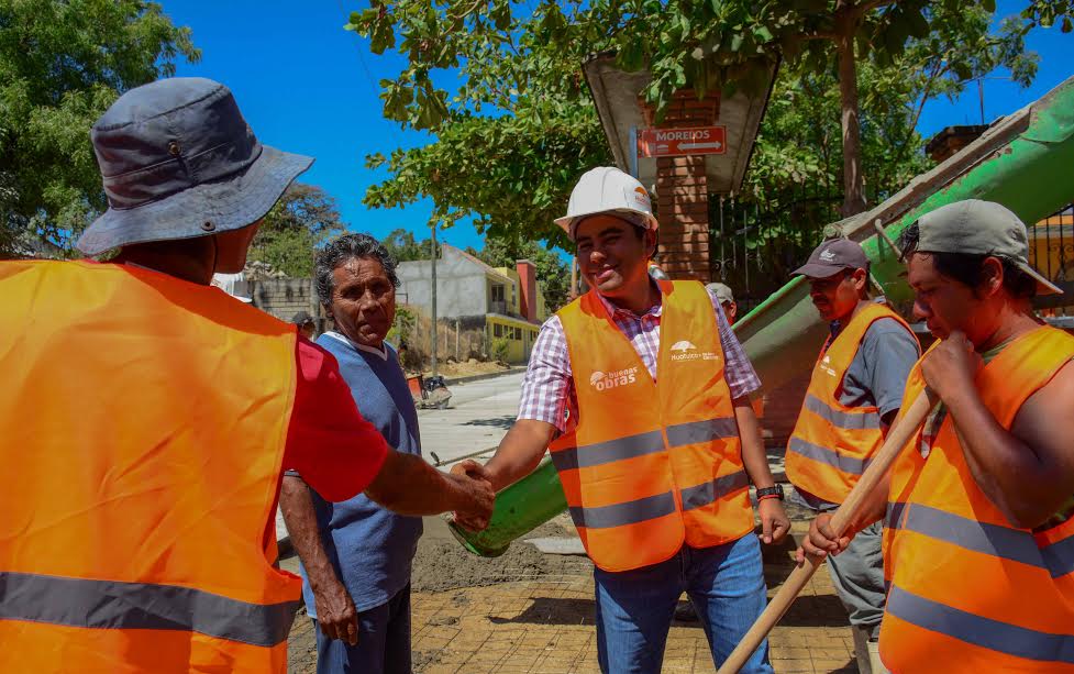 José Hernández realiza supervisión de obra pública en Cabecera Municipal