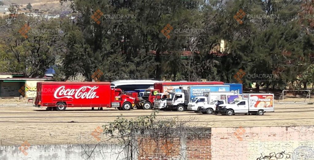 Normalistas secuestran camiones repartidores en Oaxaca