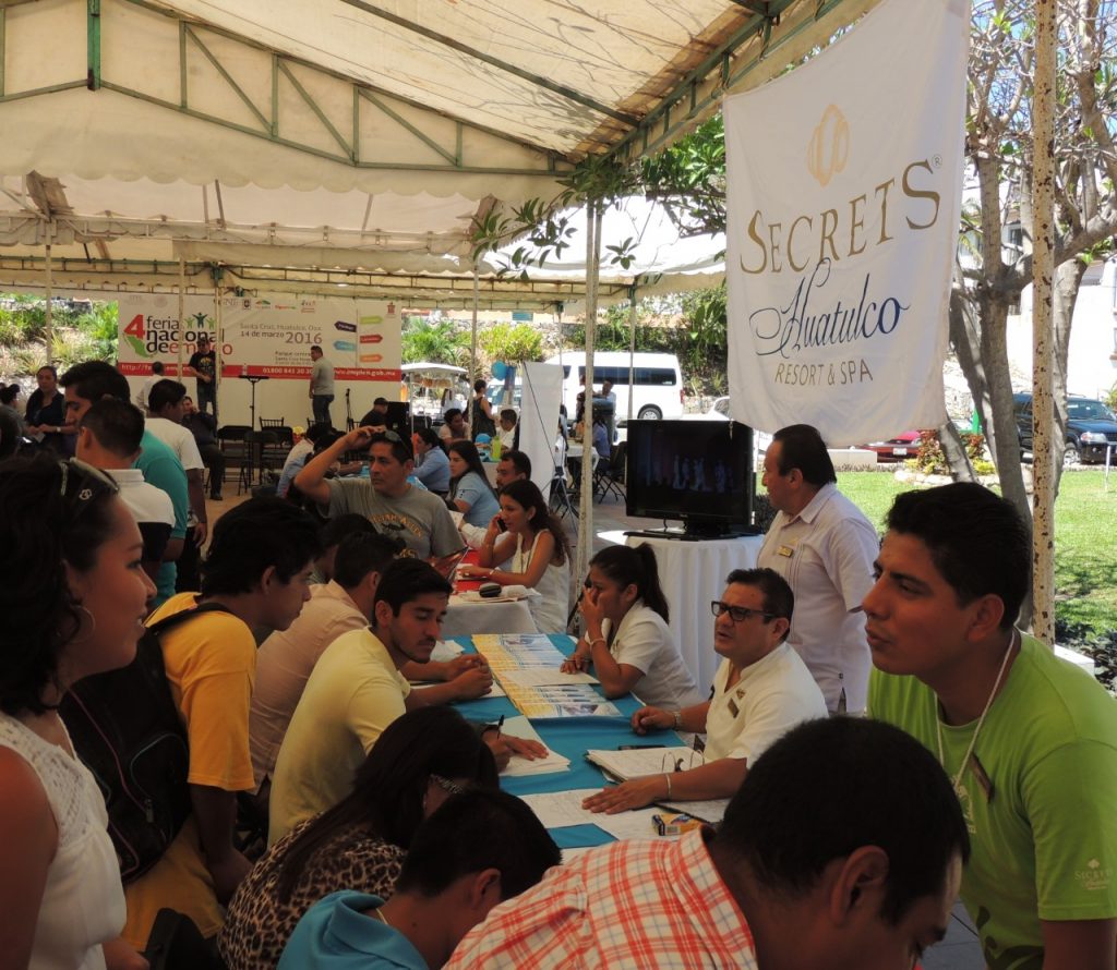 Quinta feria nacional de empleo Huatulco 20172