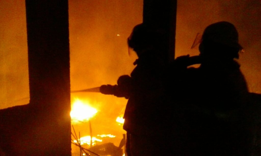incendio de una casa en el barrio corralito3