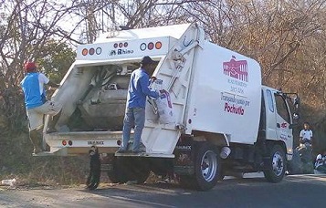 Desaparecen dos camiones recolectores de basura de Pochutla