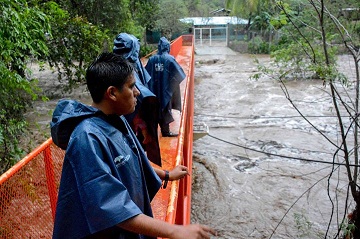 Gobierno de Huatulco realiza balance de daños tras tormenta “Beatriz”
