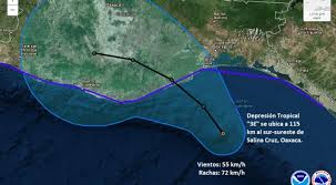 Tormenta Tropical “Calvin” toca tierra en la Costa de Oaxaca