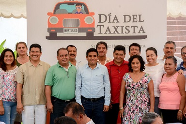 Gobierno de Huatulco celebra Día del Taxista