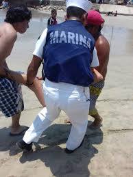 Lancha de pesca golpea a 4 personas en Puerto Escondido