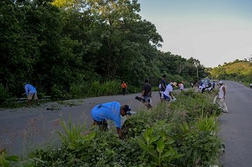 Realizan mantenimiento de acceso a Santa María Huatulco.3