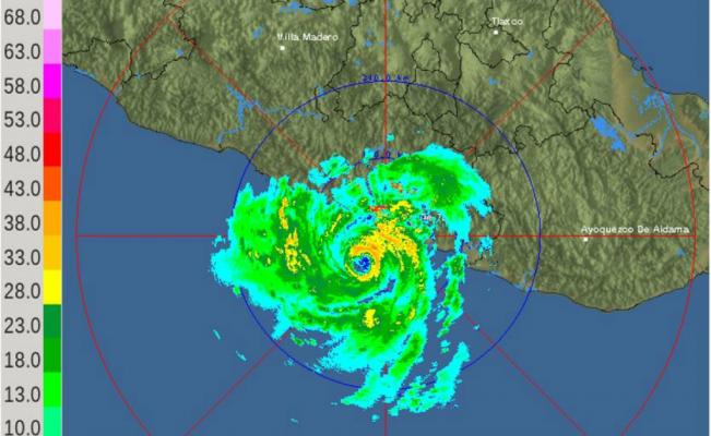 Max se intensificó a huracán categoría 1, frente a las costas de Guerrero