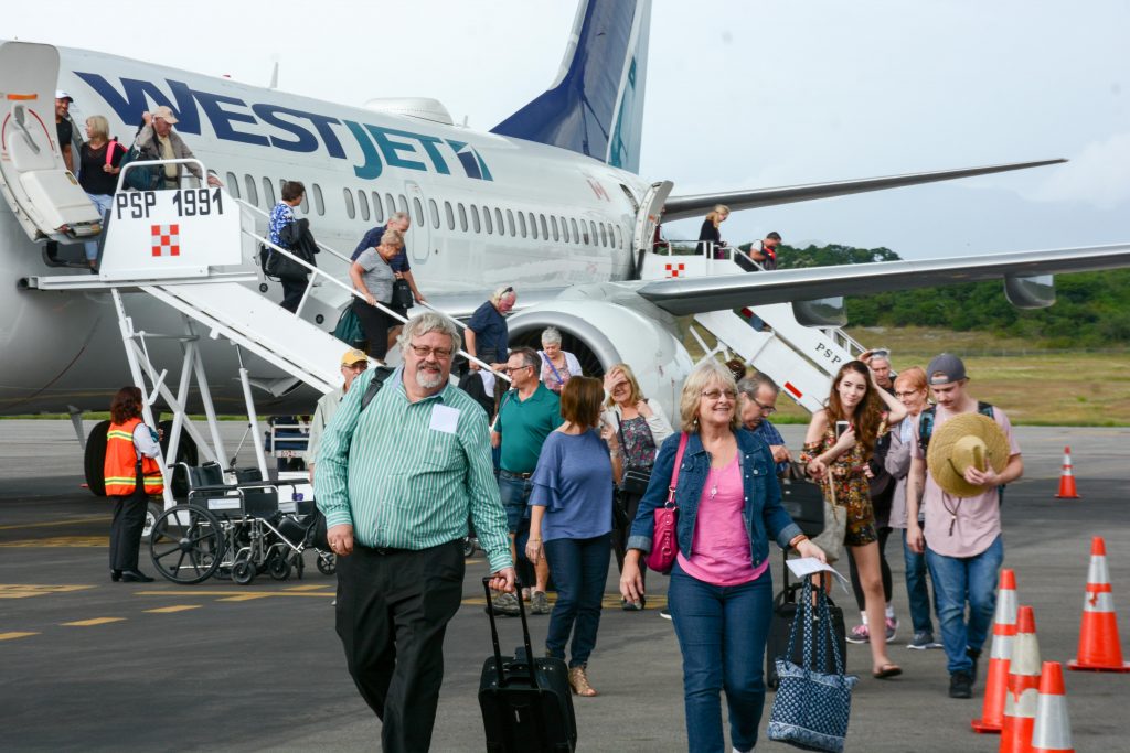 Huatulco recibe nuevo vuelo de Vancouver, Canadá4