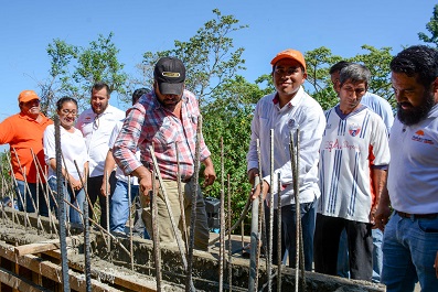 José Hernández supervisa obra de agua potable en Huatunalco