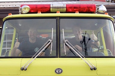 Unidades donadas a bomberos de Pochutla, siguen retenidas en frontera con Estados unidos