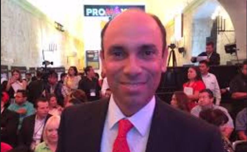 Ramón Sinobas, candidato del PRI a la presidencia municipal de Huatulco