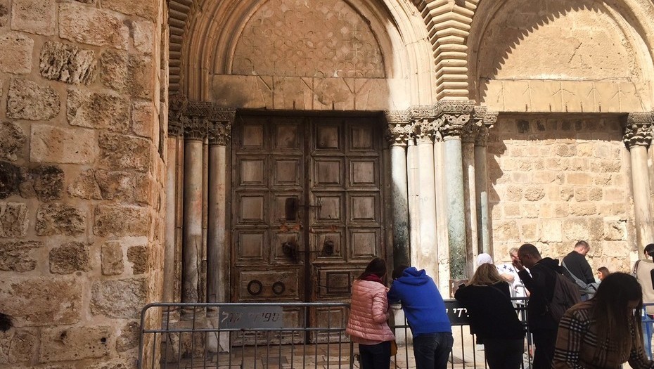 Por una inédita exigencia de Israel, cierran el Santo Sepulcro