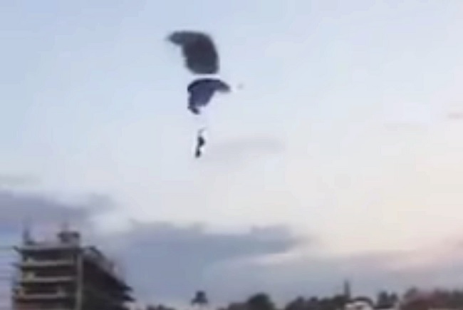 Tras fatal accidente, suspenden paracaidismo en Puerto Escondido, Oaxaca