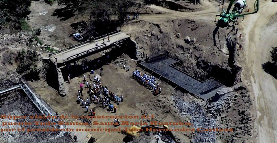 Gobierno de Huatulco construye puente de Todos Santos